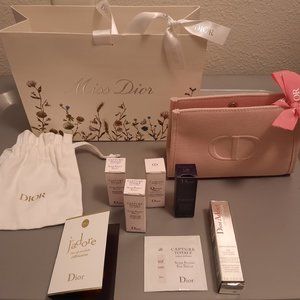 DIOR Addict Lip Maximizer Plumper in Berry w/Cosmetic Clutch, Samples & Gift Bag